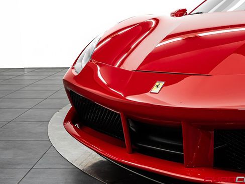 Used 2017 Ferrari 488 Spider image 14