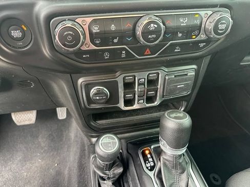 Used 2023 Jeep Wrangler Unlimited Sport AWD/4WD image 17