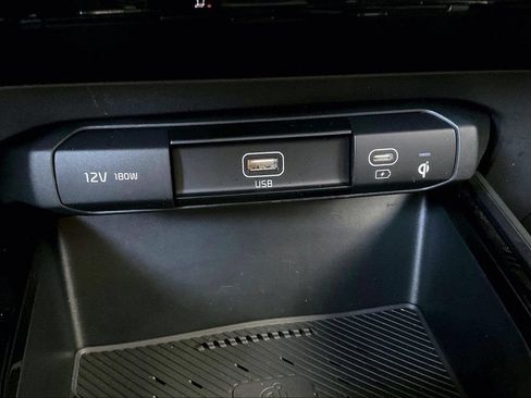 Used 2025 Kia Niro EX Touring FWD image 33
