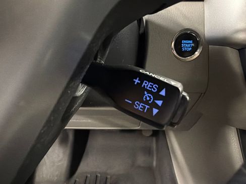 Used 2015 Toyota Highlander Limited AWD/4WD image 19