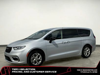 Used 2024 Chrysler Pacifica Limited