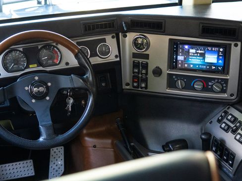 Used 2006 HUMMER H1 4-Door Wagon AWD/4WD image 12