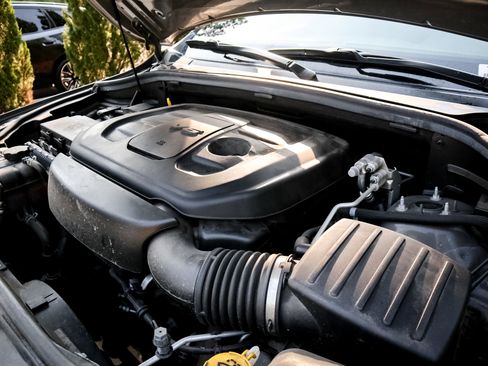 Used 2022 Jeep Grand Cherokee Laredo X AWD/4WD image 34