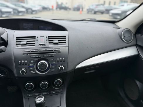 Used 2013 MAZDA MAZDA3 i Touring FWD image 25