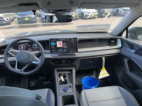 New 2026 Volkswagen Tiguan SE image 15