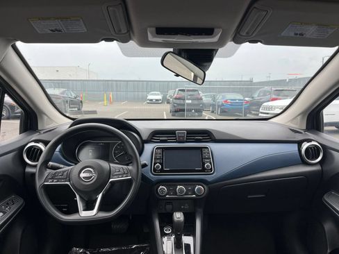 Used 2025 Nissan Versa SV FWD image 32