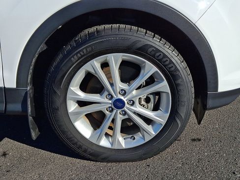 Used 2018 Ford Escape SEL image 9