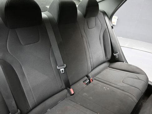 Certified 2025 Hyundai Elantra SE image 16