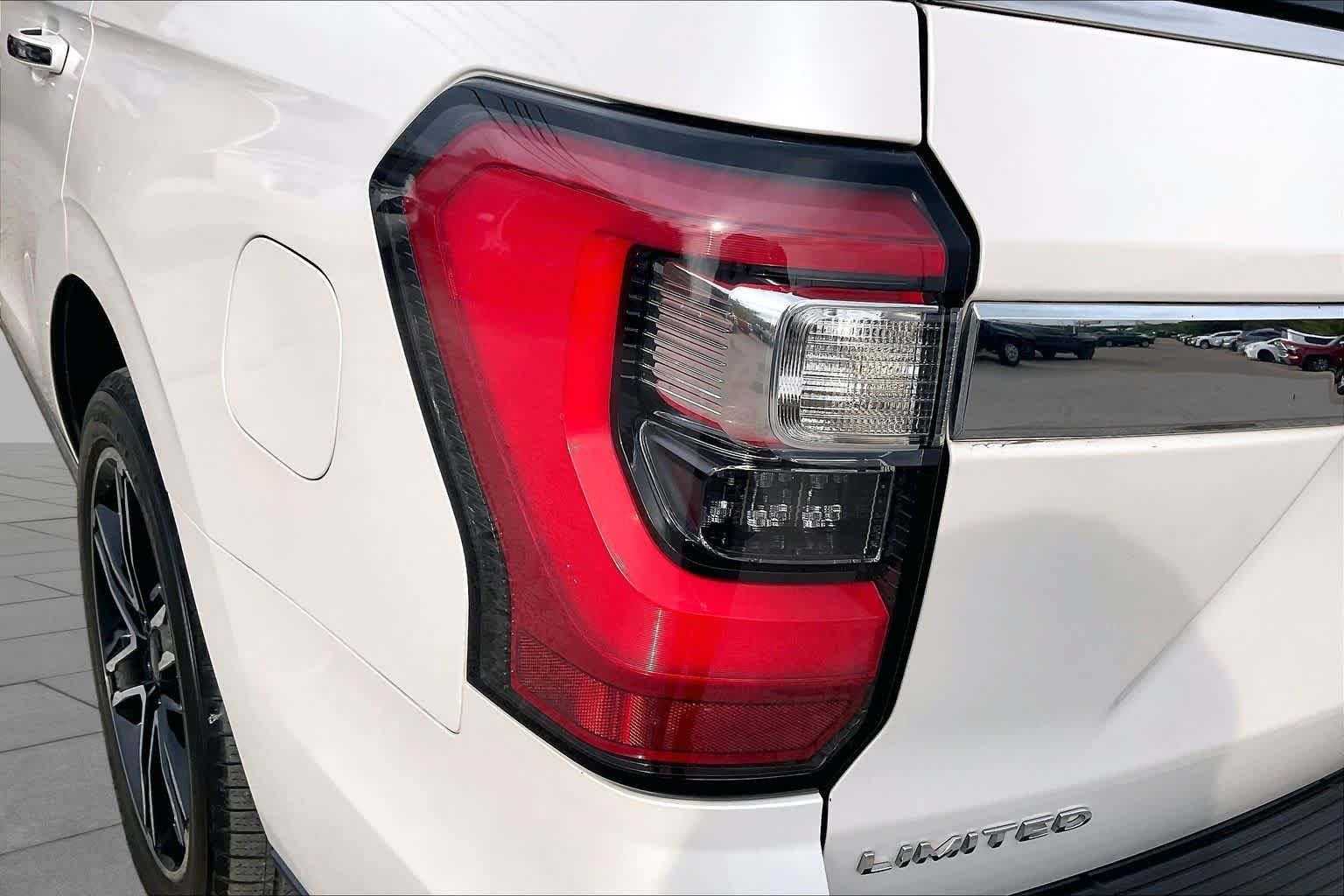 Used 2019 Ford Expedition Limited w/ Texas Edition Package RWD image 29