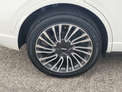 Certified 2022 Lincoln Corsair Reserve w/ Equipment Group 201A AWD/4WD image 7