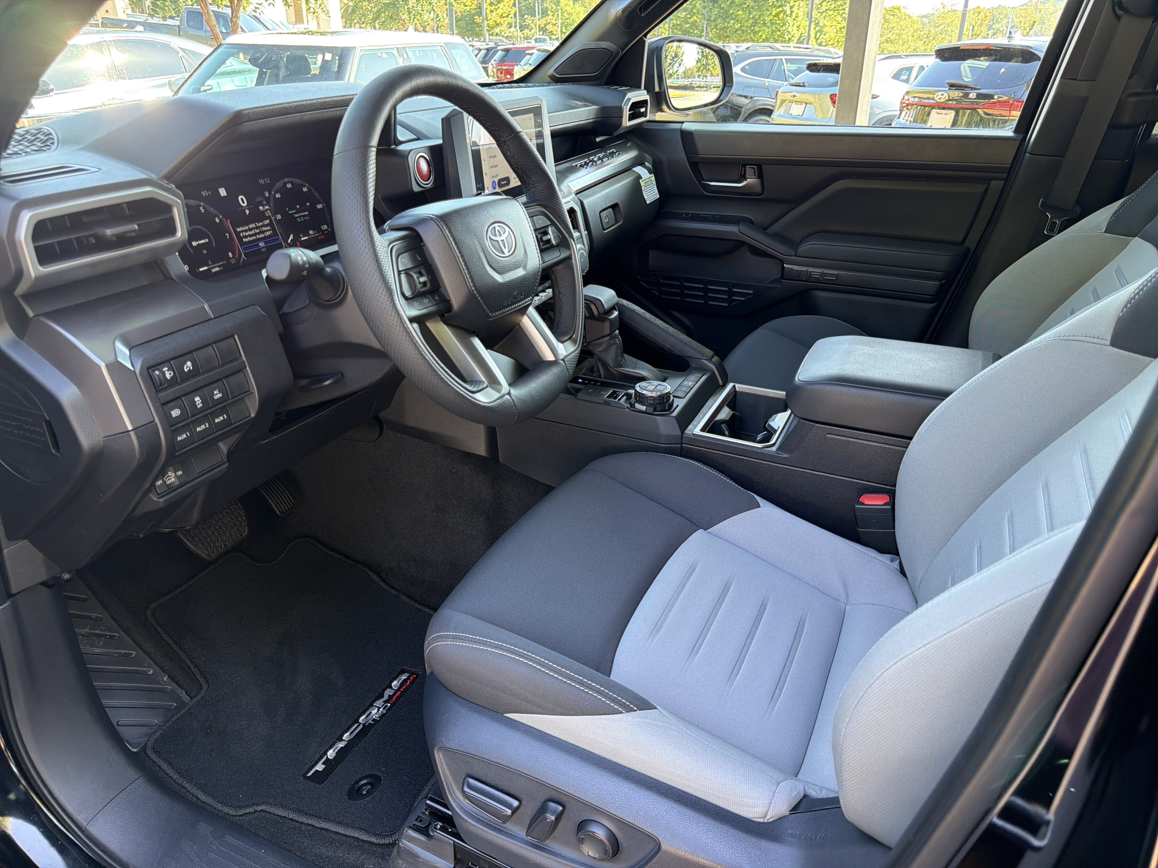 Used 2025 Toyota Tacoma TRD Off-Road w/ TRD Off Road Upgrade Package AWD/4WD image 9
