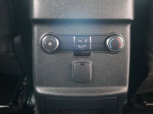 Used 2017 Ford Explorer XLT w/ Equipment Group 201A AWD/4WD image 44
