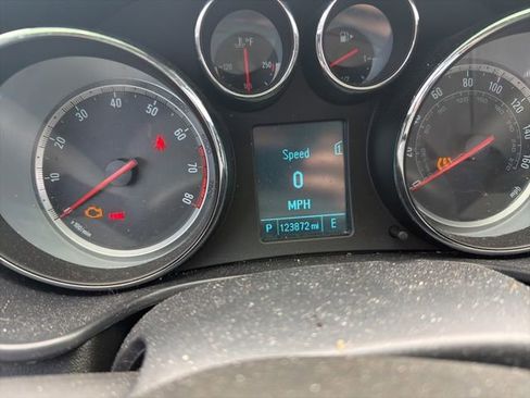 Used 2012 Buick Regal Premium FWD image 9