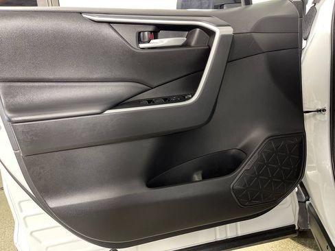 Certified 2025 Toyota RAV4 XLE FWD image 17