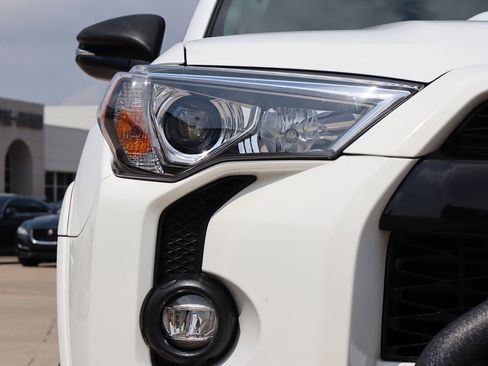 Used 2023 Toyota 4Runner SR5 Premium image 5