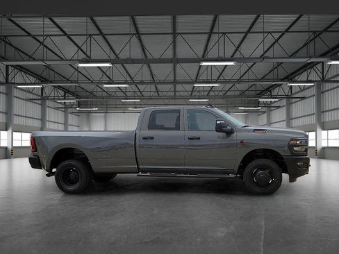 New 2026 RAM 3500 Tradesman AWD/4WD image 5