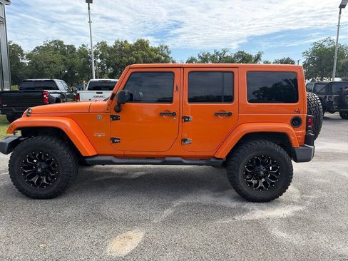 Used 2012 Jeep Wrangler Unlimited Sahara w/ Connectivity Group AWD/4WD image 4