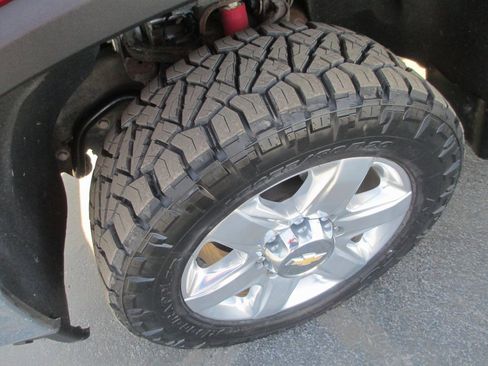 Used 2022 Chevrolet Silverado 2500 LTZ image 14