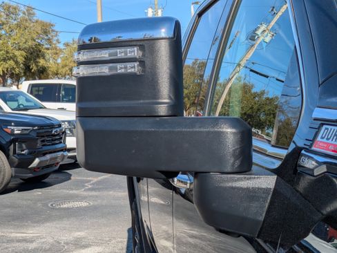 Certified 2022 GMC Sierra 2500 Denali w/ Denali Black Diamond Edition image 11