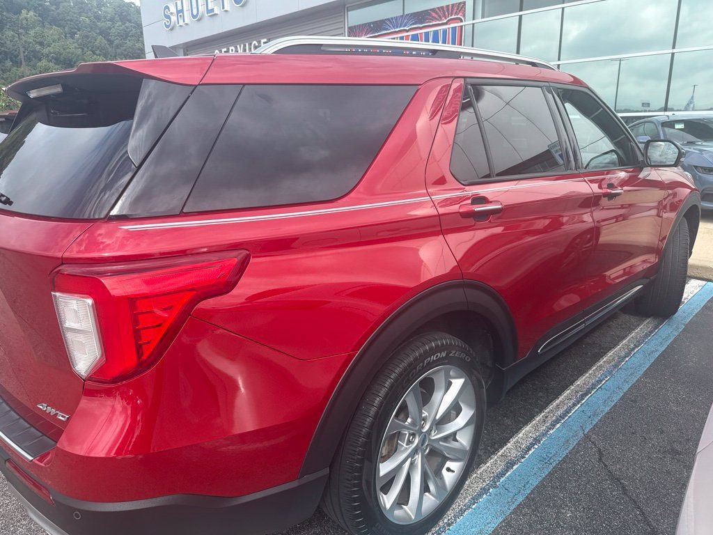 Used 2023 Ford Explorer Platinum w/ Technology Package AWD/4WD image 4