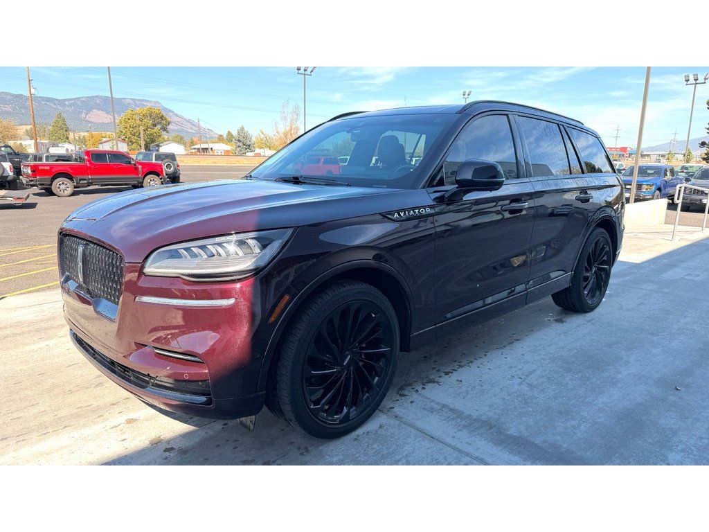 Used 2023 Lincoln Aviator Reserve w/ Equipment Group 201A RWD image 3