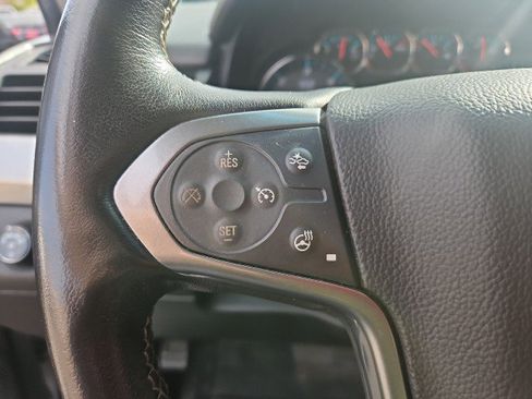 Used 2020 Chevrolet Suburban Premier image 13