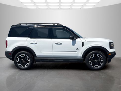 Used 2024 Ford Bronco Sport Outer Banks AWD/4WD image 2