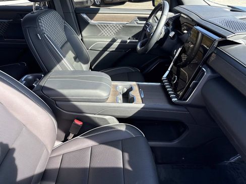 Certified 2024 GMC Acadia Denali w/ Super Cruise Package image 32