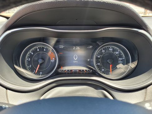 Used 2019 Jeep Cherokee Limited AWD/4WD image 25