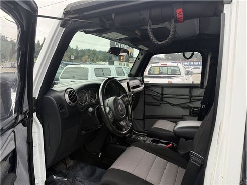 Used 2012 Jeep Wrangler Unlimited Sport w/ Connectivity Group AWD/4WD image 11