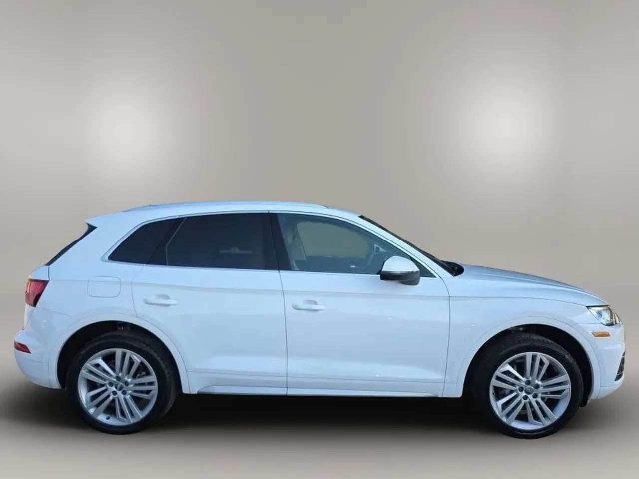 Used 2018 Audi Q5 2.0T Premium Plus w/ Premium Plus Package AWD/4WD image 9