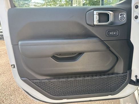 Used 2023 Jeep Wrangler Altitude image 24