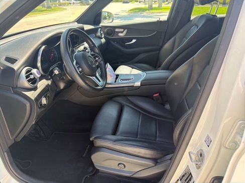 Used 2022 Mercedes-Benz GLC 300 image 4