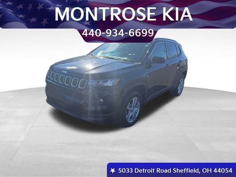 Used 2022 Jeep Compass Latitude image 1