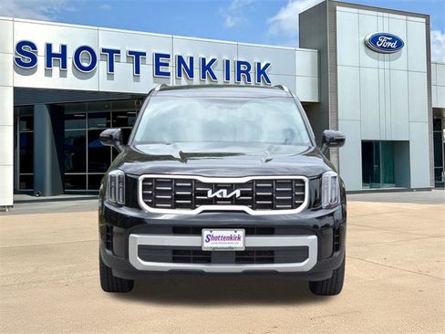 Used 2023 Kia Telluride S image 2
