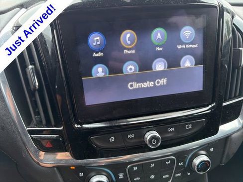 Used 2023 Chevrolet Traverse Premier FWD image 14
