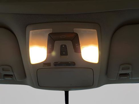 Used 2015 Toyota Sienna XLE AWD/4WD image 17