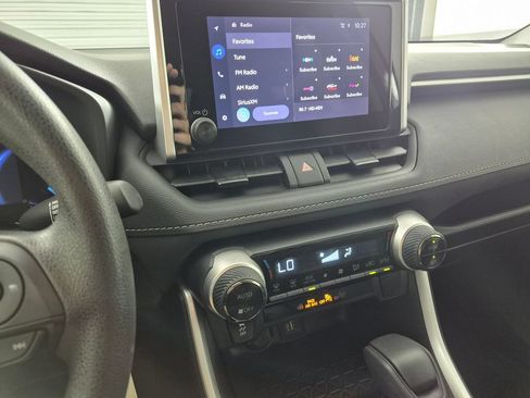Used 2024 Toyota RAV4 LE AWD/4WD image 18