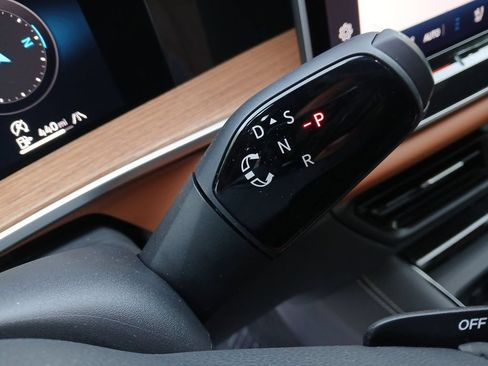 New 2026 Volkswagen Tiguan SEL R-Line AWD/4WD image 24