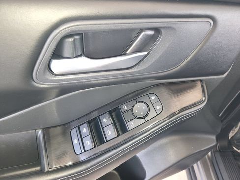 Used 2025 Nissan Rogue SV FWD image 29