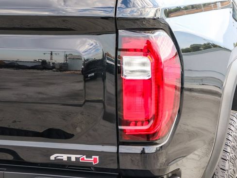 Used 2023 GMC Canyon AT4 AWD/4WD image 9