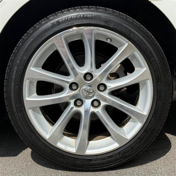 Used 2013 Toyota Avalon XLE Touring FWD image 21