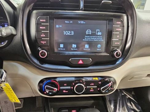 Used 2021 Kia Soul LX image 15