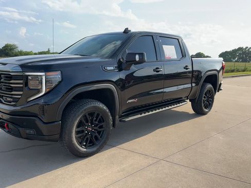 Used 2024 GMC Sierra 1500 AT4 w/ AT4 Premium Package AWD/4WD image 5