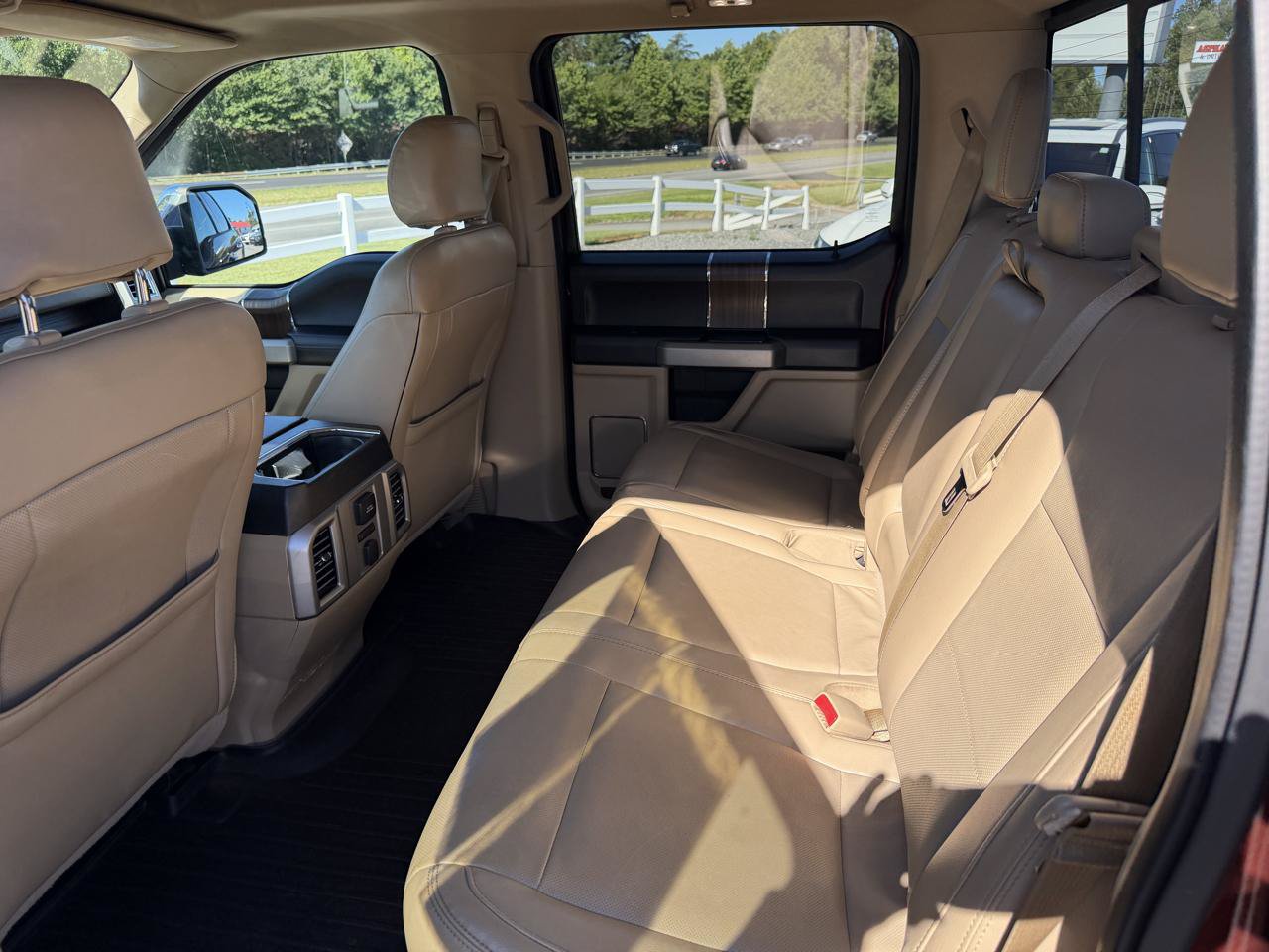 Used 2015 Ford F150 Lariat w/ Equipment Group 502A Luxury AWD/4WD image 11