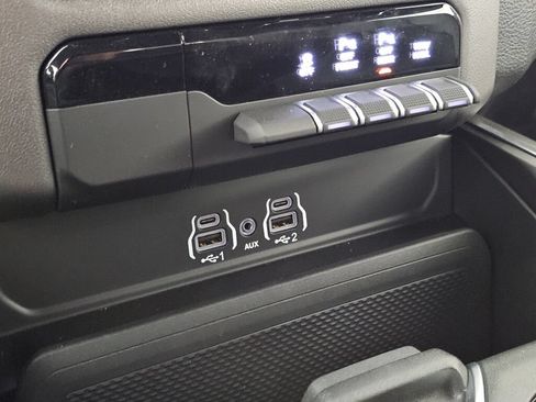 New 2026 RAM 1500 Express AWD/4WD image 29
