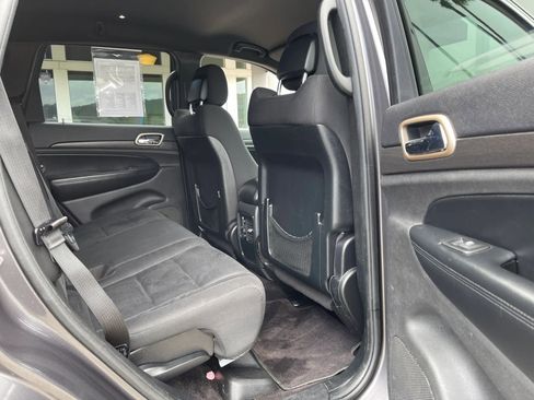 Used 2016 Jeep Grand Cherokee Laredo w/ Quick Order Package 23E RWD image 22