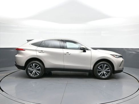 Certified 2023 Toyota Venza LE AWD/4WD image 5