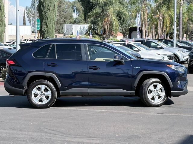 Used 2021 Toyota RAV4 XLE AWD/4WD image 4