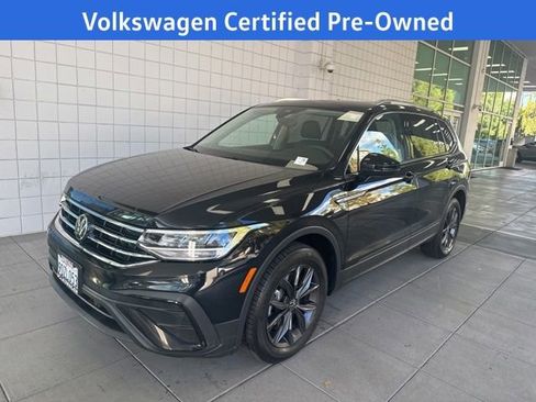 Certified 2023 Volkswagen Tiguan SE w/ Panoramic Sunroof Package image 2